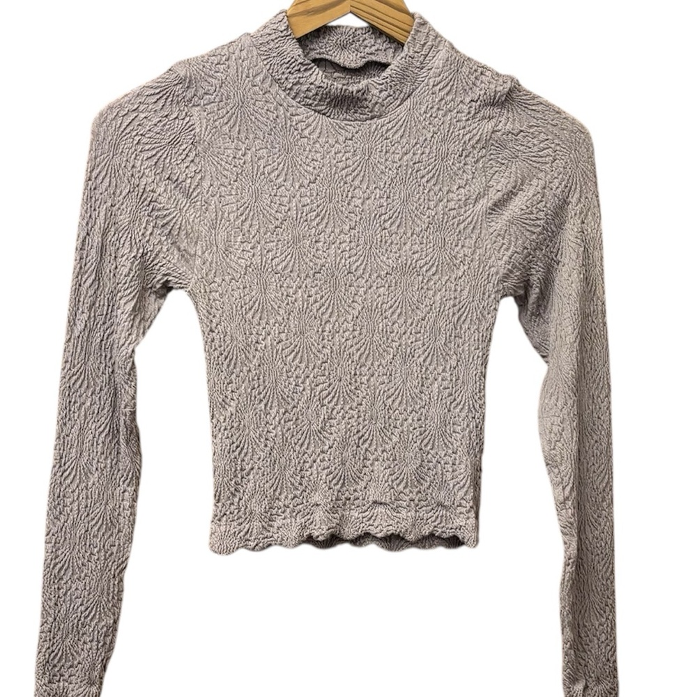 Aura Athletica longsleeve textured mockneck top, small/medium